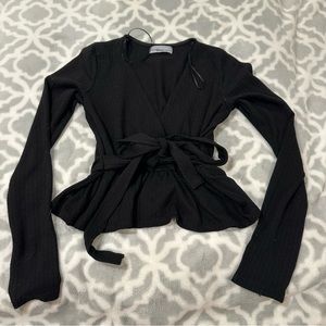 Urban Outfitter Women’s Black Tie Long Sleeve Top Size Small